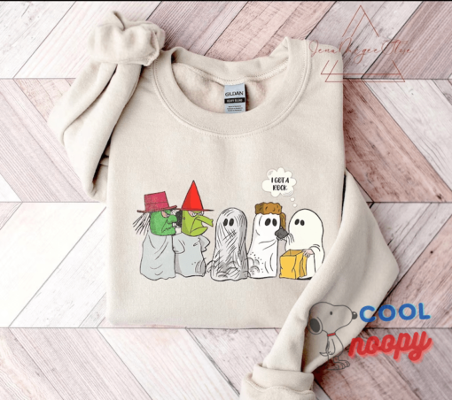 Fall Snoopy Sweatshirt, Dog Autumn Pumpkin Sweatshirt, Retro Snoopy Halloween, Vintage Snoopy Fall Shirt, Pumpkins Hoodie, Peanuts Halloween