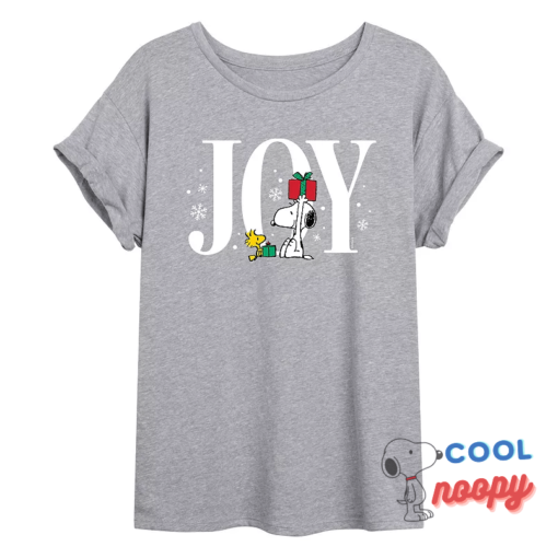 Juniors' Peanuts Holiday Joy Oversized Graphic Tee