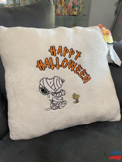 Peanuts Snoopy Happy Halloween Mummy Fleece Pillow NEW WITH TAGS