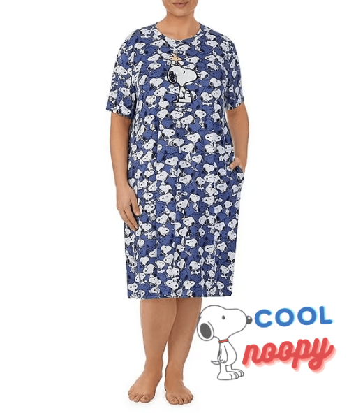 Plus Size Knit Snoopy Print Short Sleeve Nightshirt