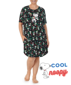 Plus Size Snoopy and Woodstock Toss Print Short Sleeve Round Neck Knit Nightshirt