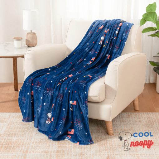 Snoopy VelvetLoft Throw 6