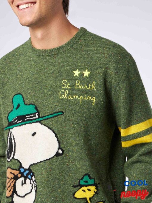 Embrace classic style with a navy blue sweater for men featuring a Snoopy print