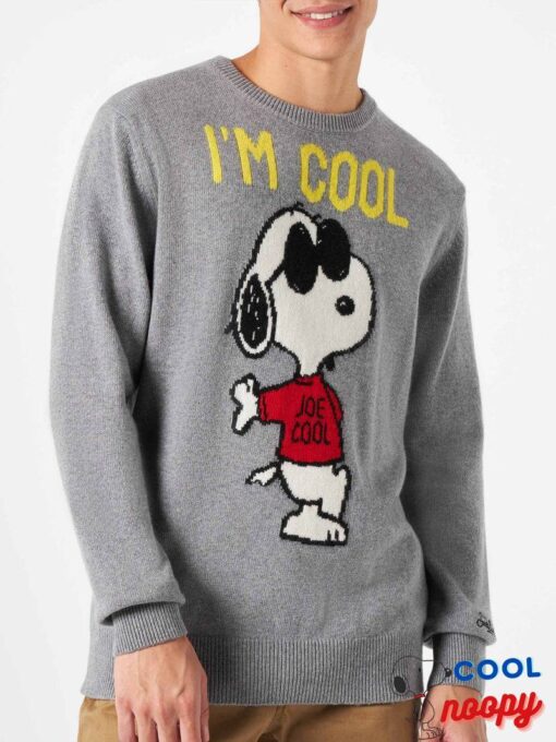 Men's lightweight sweater showcasing a Snoopy print