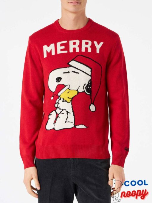 Show off your cool style with a women's sweater featuring Snoopy's I'm Cool print