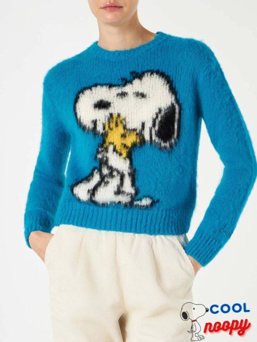 Woman brushed sweater with Snoopy print