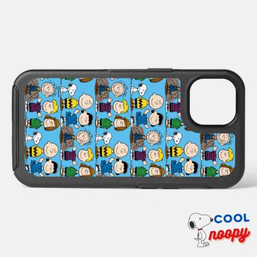 Peanuts Friends In A Row Otterbox Iphone Case 4