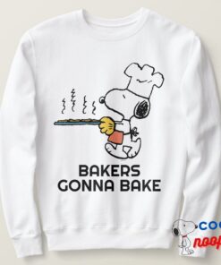 Peanuts Snoopy Baking Cookies Sweatshirt 11