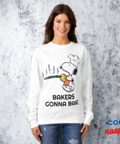 Peanuts Snoopy Baking Cookies Sweatshirt 4