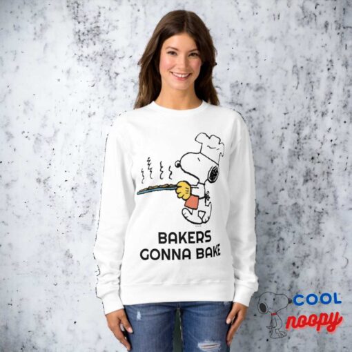 Peanuts Snoopy Baking Cookies Sweatshirt 4