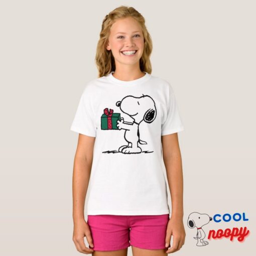 Peanuts Snoopy Christmas Gift Giver T Shirt 4