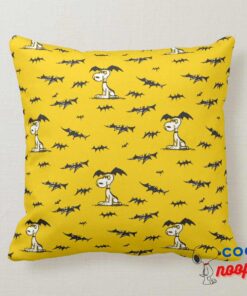 Peanuts Vampire Snoopy Halloween Pattern Throw Pillow 8