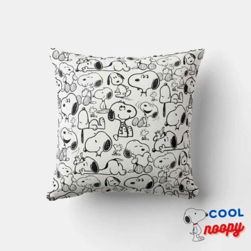 Snoopy Smile Giggle Laugh Pattern Throw Pillow 4