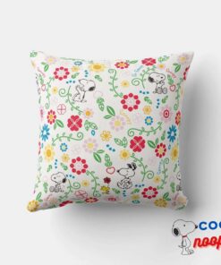 Snoopy So Sweet Flower Pattern Throw Pillow 4