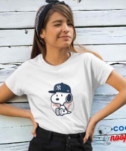 Superb Snoopy New York Yankees Logo T Shirt 4