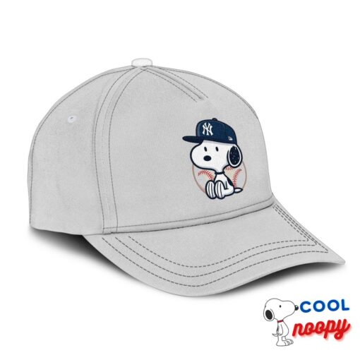Superb Snoopy New York Yankees Logo Hat 2