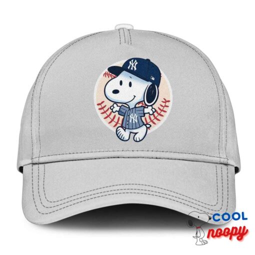 Surprising Snoopy New York Yankees Logo Hat 3