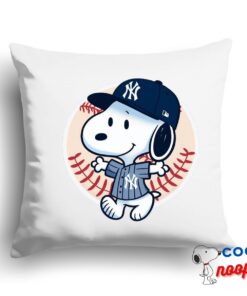 Surprising Snoopy New York Yankees Logo Square Pillow 1