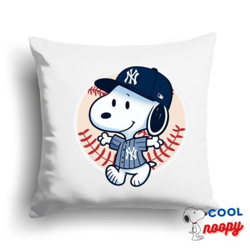 Surprising Snoopy New York Yankees Logo Square Pillow 1
